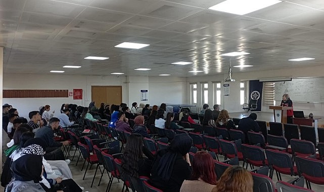 Ardahan Üniversitesi öğrencilerine "Bağımlılıkla Mücadele" eğitimi verildi