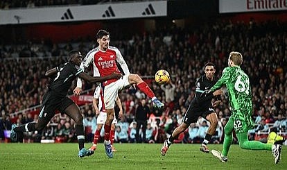 Arsenal ile Liverpool 2-2 berabere kaldı