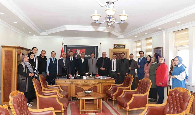 Belediye Başkanına sürpriz doğum günü kutlaması