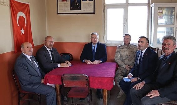Çıldır Kaymakamı Kılıç, köylerin ihtiyaçları için sahada