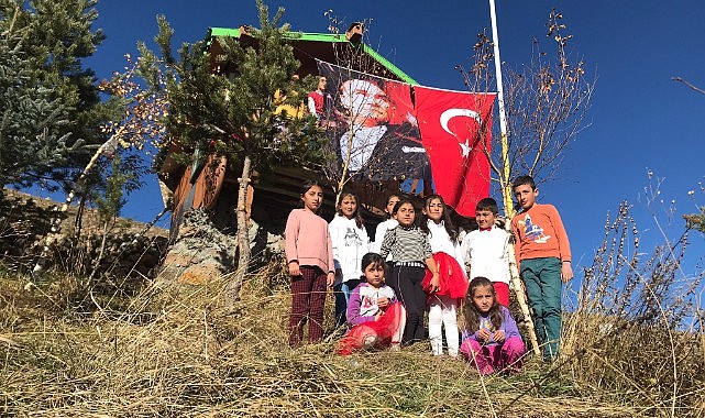 Damal'da çocukların 29 Ekim coşkusu