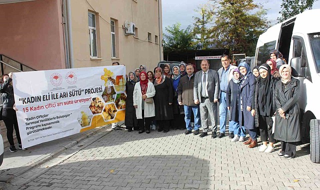 Erzincan 15 arı sütü üreticisini Ordu'ya gönderdi