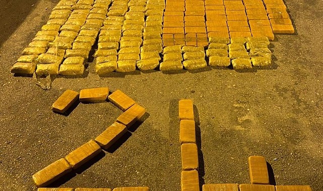 Erzincan'da 200 milyon değerinde 4 çuval eroin ele geçirildi