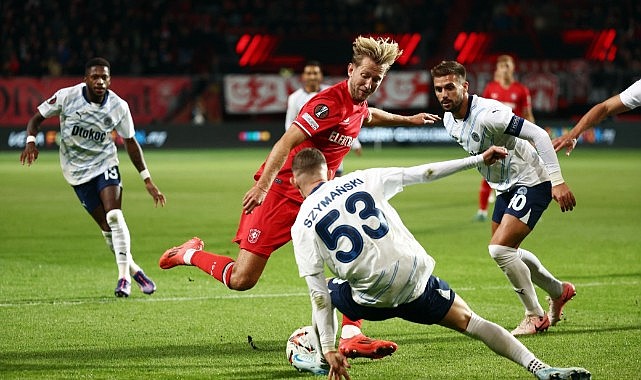 Fenerbahçe, Twente deplasmanında 1 puan aldı