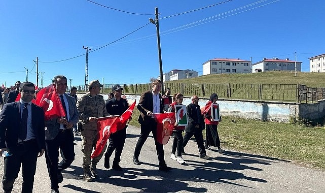 Hanak'ta Filistin'e destek yürüyüşü