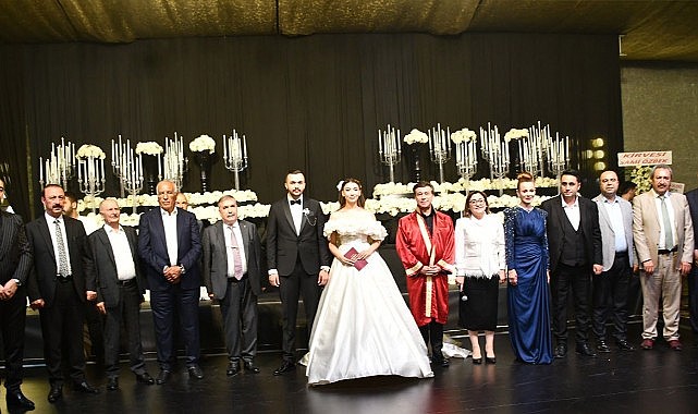 İki aşiretin düğününde paralar havada uçuştu