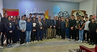 İl Milli Eğitim Müdürü Uzantı ve Üniversite Dekanı Özkan öğrencilerle buluştu