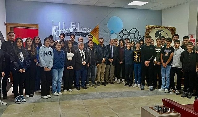 İl Milli Eğitim Müdürü Uzantı ve Üniversite Dekanı Özkan öğrencilerle buluştu