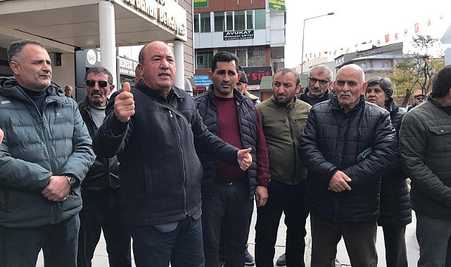 Karagöl Mahallesi halkı Ardahan Belediyesi önünde eylem yaptı