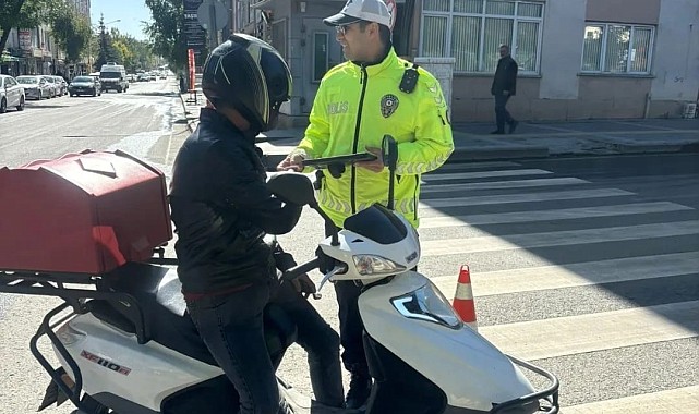 Kars'ta motosiklet kuryeler denetlendi