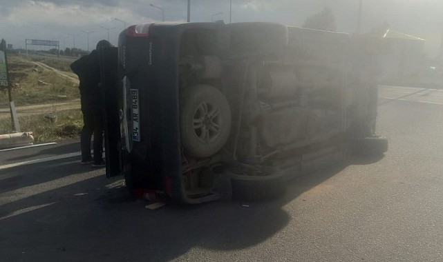 Kars'ta trafik kazası: Araçlardan biri yan yattı