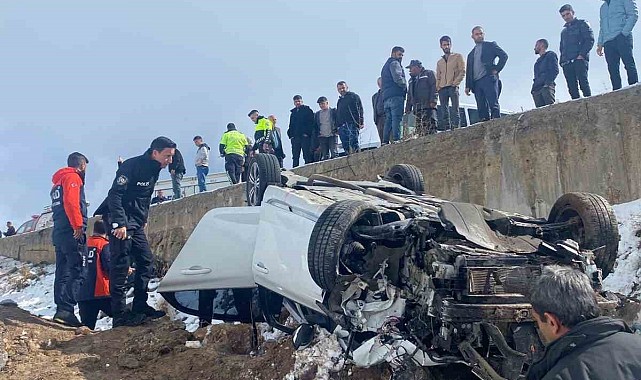 Kontrolden çıkan otomobil yayaya çarptıktan sonra takla attı: 1 ölü, 1 yaralı
