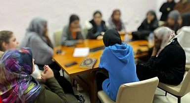 KYK yurdunda kalan yabancı uyruklu öğrencilere rehberlik hizmeti verildi