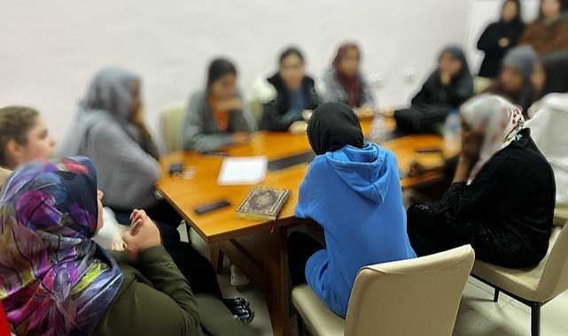 KYK yurdunda kalan yabancı uyruklu öğrencilere rehberlik hizmeti verildi