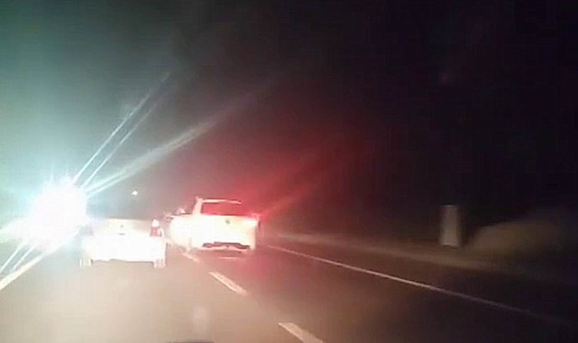 Makas atarak ilerleyen sürücü trafiği tehlikeye soktu