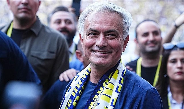 Mourinho'dan basına zehir zemberek tepki: Sürekli ağlıyorsunuz
