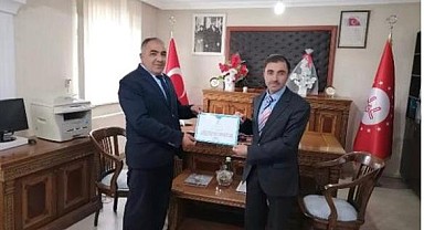 Müftülükte başarılı hizmetlere imza atan Karakaya’ya teşekkür belgesi