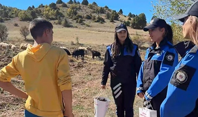 Polislerden yaylada çobanlık yapan gence ziyaret