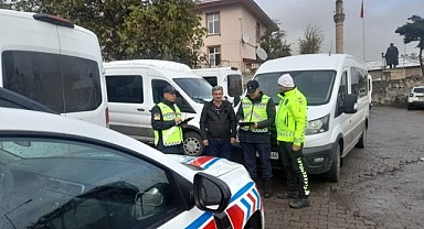 Posof'ta okul servis araçlarına sıkı kontrol ve Bilgilendirme