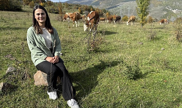 Posoflu üniversite mezunu Yeşim, hayvancılıkta köyüne örnek olmak istiyor