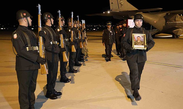 Şehit oğlunu karşılayan baba Hasan Alan: "Ülkesi, devleti, namusu için kahramanca şehit oldu"