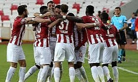 Sivasspor, Hatayspor'u geriden gelip devirdi