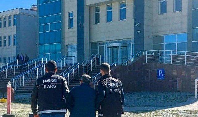 Uyuşturucu ticaretinden 17 hapis cezası vardı: Polis kıskıvrak yakaladı