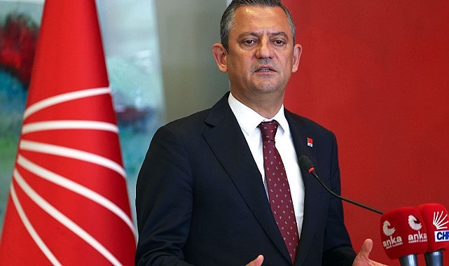 Yer ve saat verdi: Ahmet Özer'in tutuklanmasının ardından Özgür Özel'den kritik çağrı