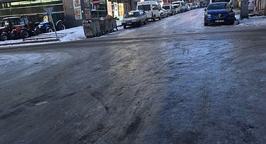 Yollar buz pistine döndü