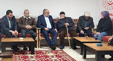 Ardahan İl Müftüsü  Karadeniz, huzurevi sakinleriyle bir araya geldi