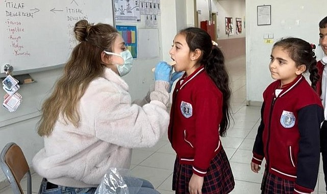 Ardahan İl Sağlık Müdürlüğü, okullarda ağız ve diş sağlığı etkinliği düzenledi