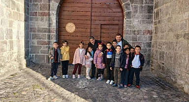 Ardahan’ın tarihi zenginlikleri, öğrencilerle buluştu