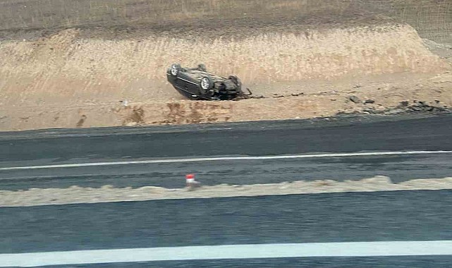 Ardahan'da yoldan çıkan otomobilin sürücüsü yaralandı