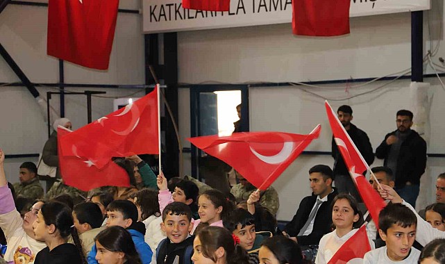 Askeri Bando ekibinden Çukurca'da unutulmaz konser