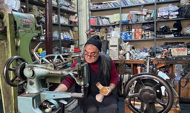 Ayakkabı tamircisi Erdal Uygur: 'Çırak yetişmezse bu meslek biter'