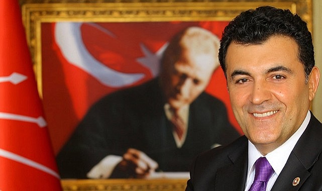 Başkan Demir, Atatürk’ü ‘Sarı saçlım mavi gözlüm’ türküsüyle andı