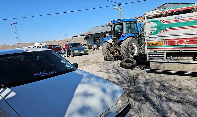 Bitlis'te lastikçilerde yoğunluk devam ediyor