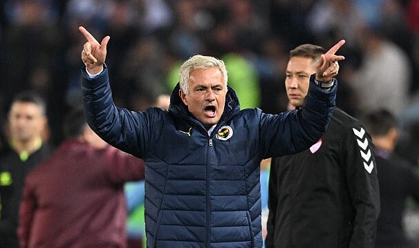 Bütün dünya Mourinho'nun Trabzonspor maçındaki hareketini konuşuyor