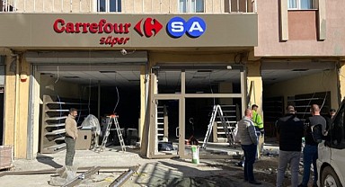 CarrefourSa süper market Ardahan şubesi açılışa hazırlanıyor