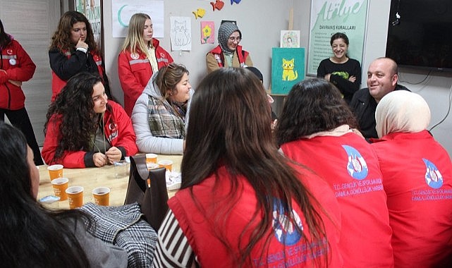 Damla gönüllüleri Yeşilay’ı ziyaret etti