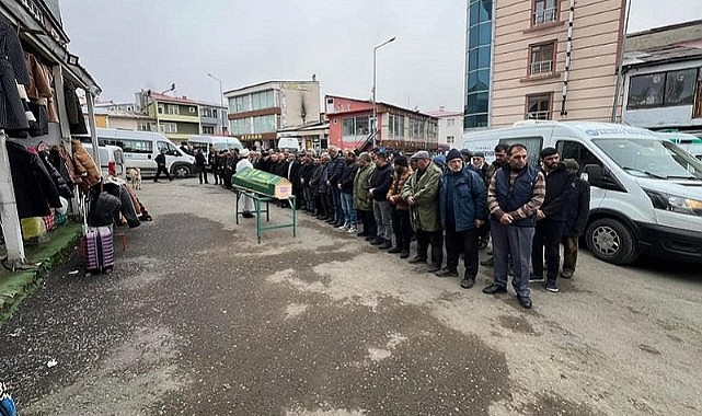 Genç yaşta hayatını kaybeden Ebru Gültekin son yolculuğuna uğurlandı