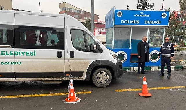 Göle'de dolmuş durakları yenilendi