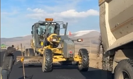 Hoçvan bölgesinde asfalt çalışmaları hız kesmiyor