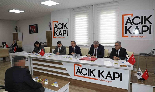 Kars Valisi Ziya Polat, Açık Kapı'da vatandaşları dinledi