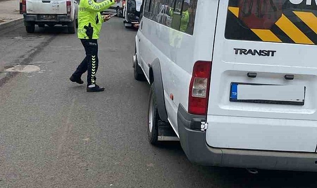Kars'ta okul servisleri trafik denetlendi