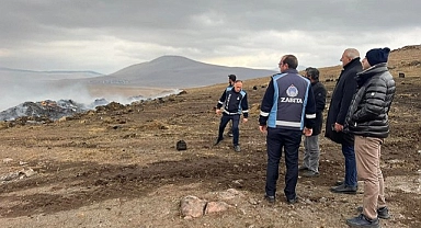 Köprülü'de Yangın! Tonlarca ot ve saman yığını yanarak kül oldu