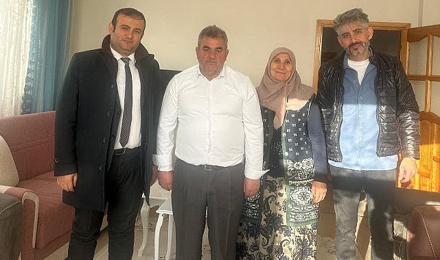 Müdür Çetinkaya'dan Şehit Öğretmenin ailesine ziyaret