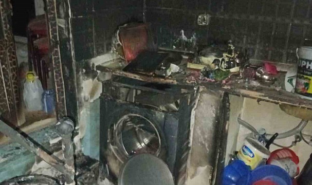 Muhtarın evi yangında kullanılamaz hale geldi