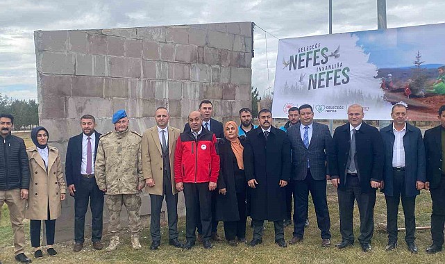 Patnos'ta fidanlar toprakla buluştu
