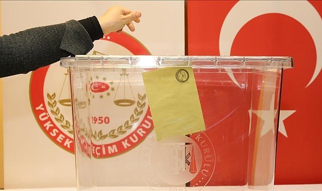 Son seçim anketinde en kalabalık seçmen grubu "kararsızlar" oldu